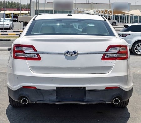 Ford Taurus Limited 2015, photo 3 of 4