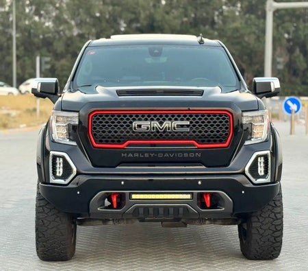 Schwarz GMC Sierra 2020
