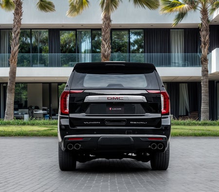 Schwarz GMC Yukon Denali 2022 Schwarz GMC Yukon Denali 2022