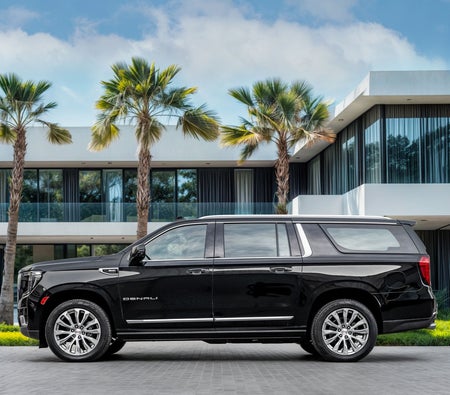 Black GMC Yukon Denali 2022