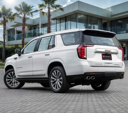 White GMC Yukon 2022