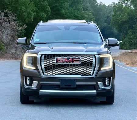 Marrone GMC Yukon Denali 2021