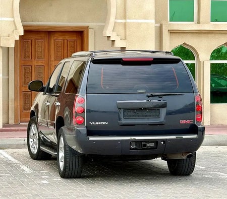 Gray GMC Yukon Denali 2008