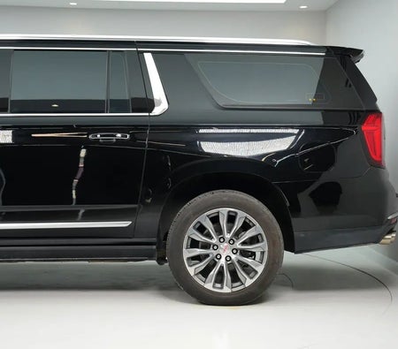 Black GMC Yukon XL 2021