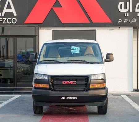 GMC Savana 2026, photo 2 of 4