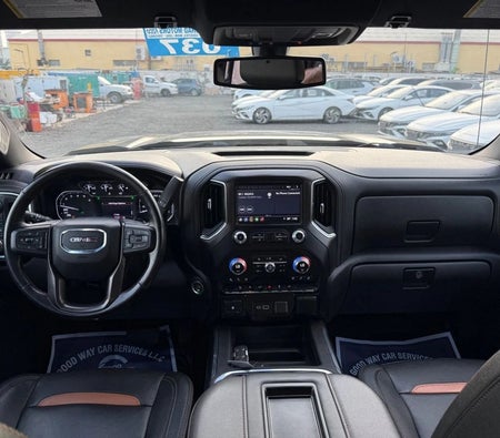 Black GMC Sierra AT4 2021