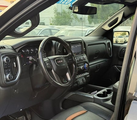 Black GMC Sierra AT4 2021