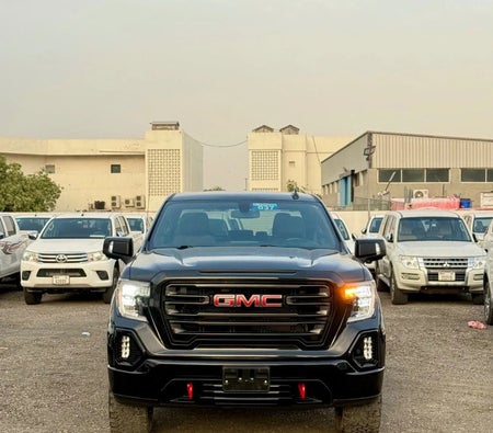 Black GMC Sierra AT4 2021