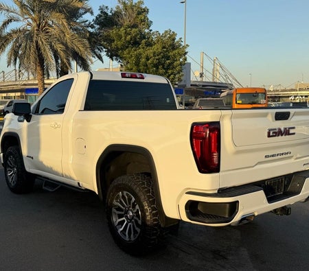 White GMC Sierra 2022