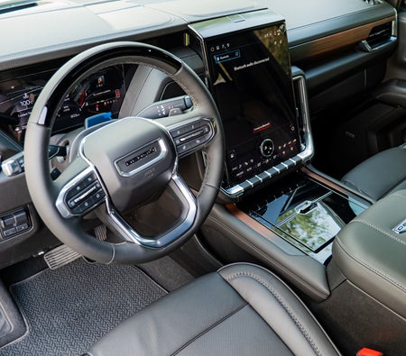 GMC Yukon Denali 2025, photo 3 of 4