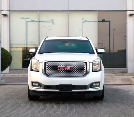GMC Yukon Denali 2017, photo 2 of 4