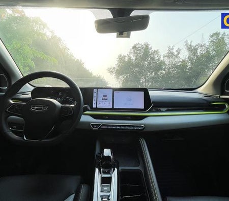 Gray Geely Coolray 2025
