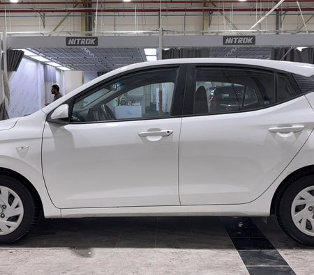 White Hyundai Grand i10 SMART PLUS 2024