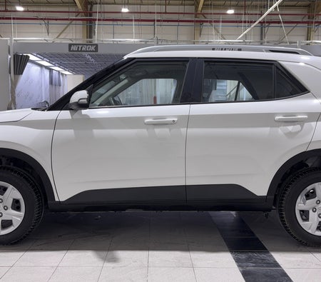 White Hyundai Venue SMART 2024
