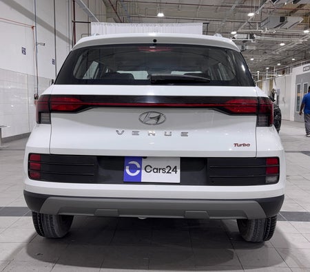 White Hyundai Venue SMART 2024