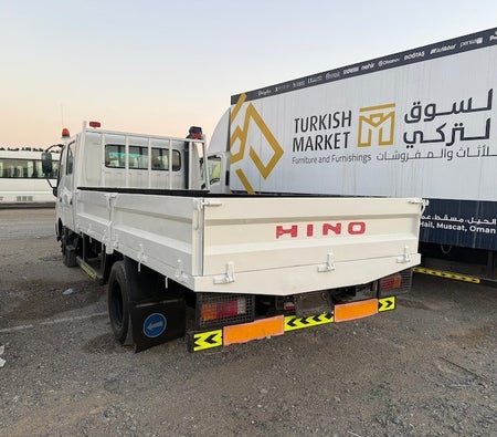 White Hino 300 2018