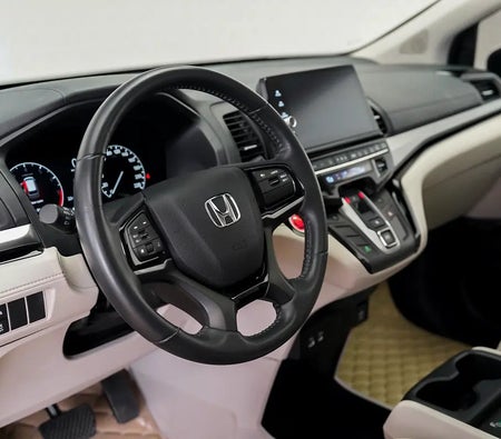 Белый Honda Odyssey EX-L 2025 год