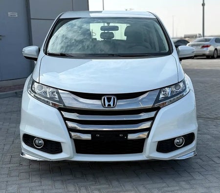 White Honda Odyssey 2020