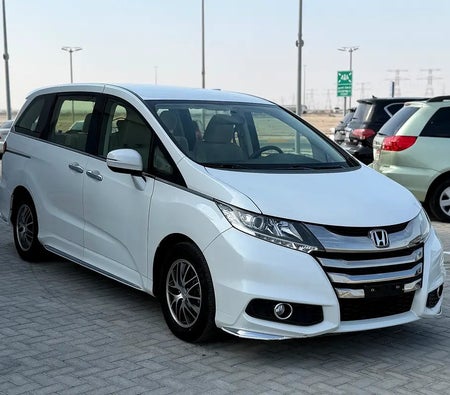 White Honda Odyssey 2020