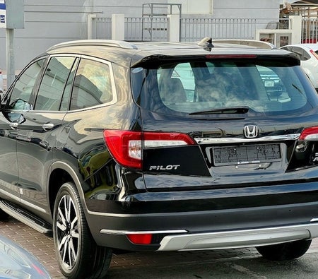 Black Honda Pilot Touring AWD 2020