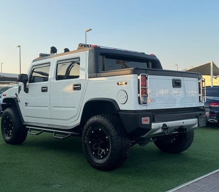 White Hummer H2 SUV 2006