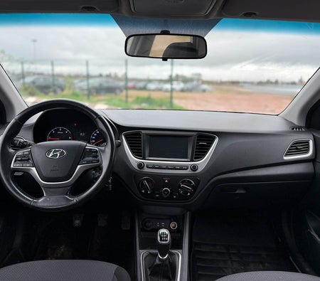 White Hyundai Accent 1.5 U2 VGT Inventive 2021 White Hyundai Accent 1.5 U2 VGT Inventive 2021