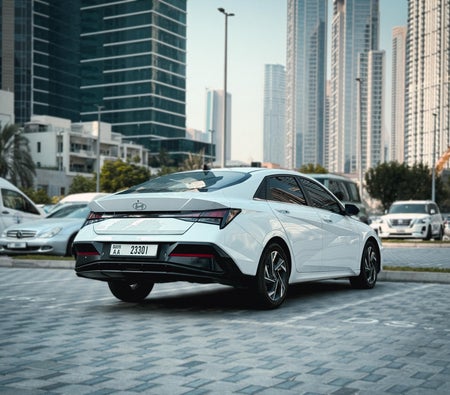 Hyundai Elantra 2024