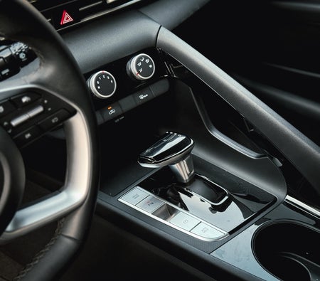 Hyundai Elantra 2024