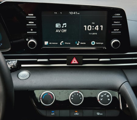 Hyundai Elantra 2024