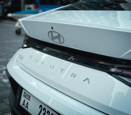 Hyundai Elantra 2024