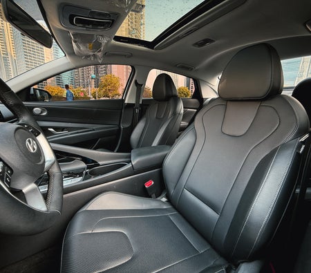 Hyundai Elantra 2024