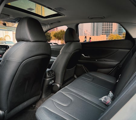 Hyundai Elantra 2024