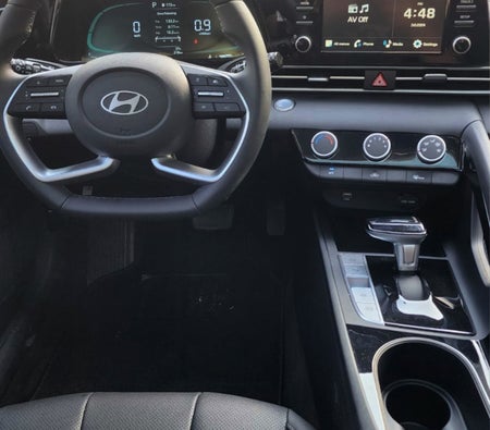 Hyundai Elantra 2024