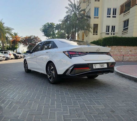 Hyundai Elantra 2024