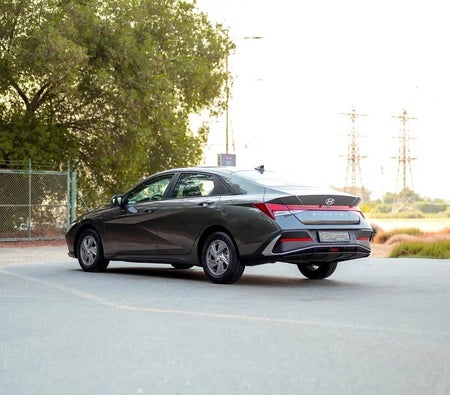 Серый Hyundai Elantra Comfort 2024 год Серый Hyundai Elantra Comfort 2024 год