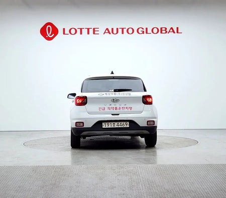 White Hyundai Venue 2022