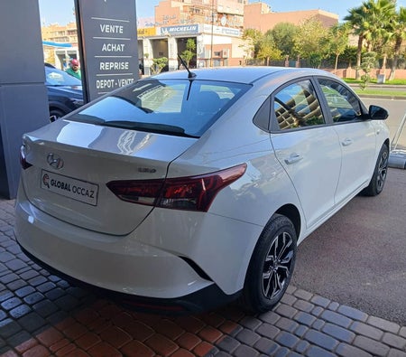 Weiß Hyundai Akzent 2023