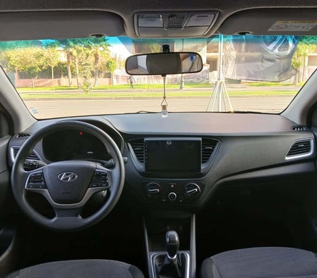 Weiß Hyundai Akzent 2023