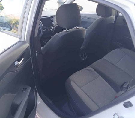 Weiß Hyundai Akzent 2023