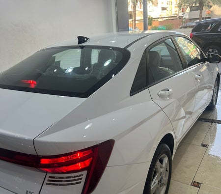 White Hyundai Accent 2025 White Hyundai Accent 2025