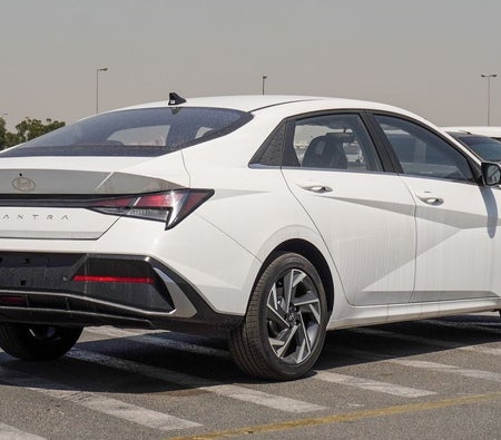 White Hyundai Elantra 2025