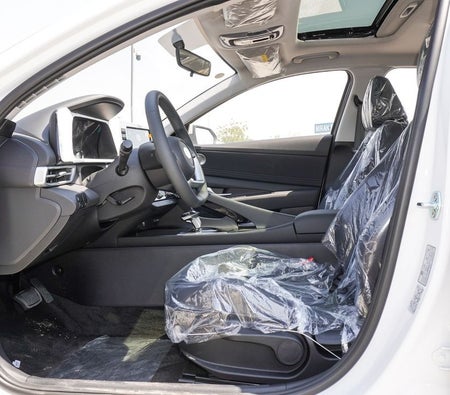 White Hyundai Elantra 2025