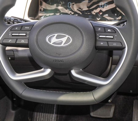 White Hyundai Elantra 2025