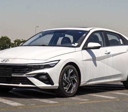 White Hyundai Elantra 2025