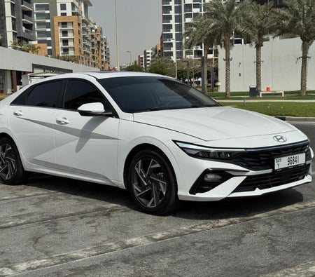 Hyundai Elantra 2025, photo 3 of 4