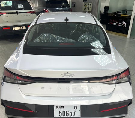 Hyundai Elantra 2025