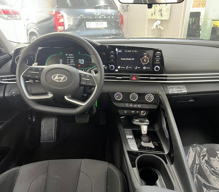 Hyundai Elantra 2025