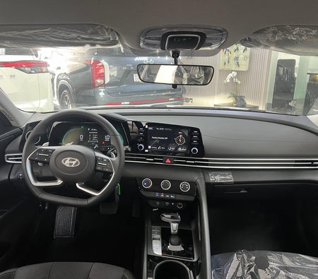 Hyundai Elantra 2025