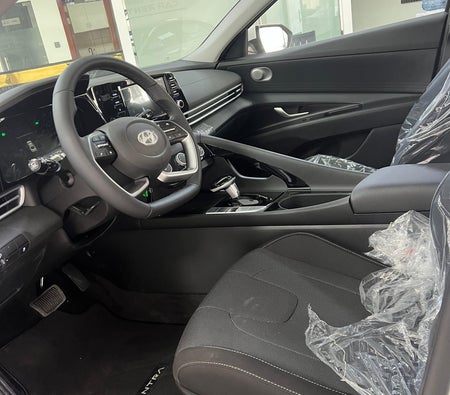 Hyundai Elantra 2025