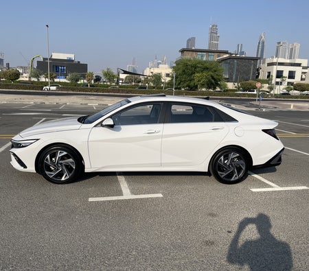Hyundai Elantra 2025